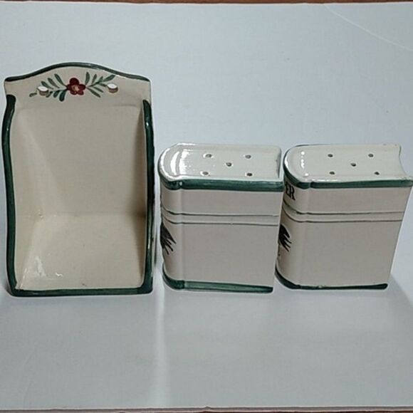 Vintage Japan Handpainted Ceramic Wall Mount Salt & Pepper Shaker Set Roosters - Picture 4 of 13